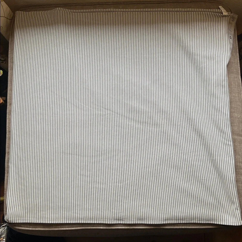 Lululemon Vinyasa Gray and White Striped Large Scarf Towel